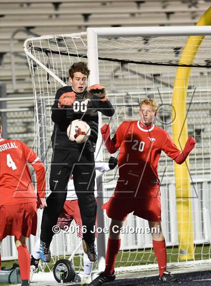 Thumbnail 1 in Lee [Robert E.] vs Memorial (Smithson Valley Tournament) photogallery.