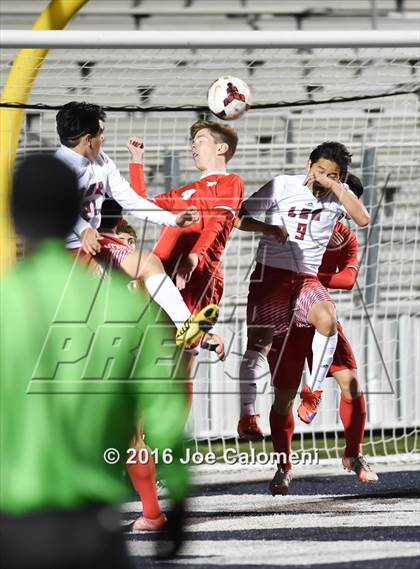 Thumbnail 3 in Lee [Robert E.] vs Memorial (Smithson Valley Tournament) photogallery.