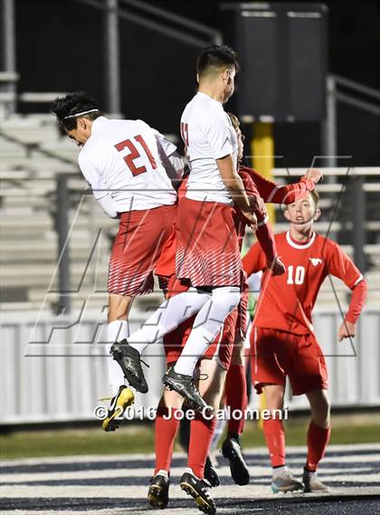 Thumbnail 2 in Lee [Robert E.] vs Memorial (Smithson Valley Tournament) photogallery.