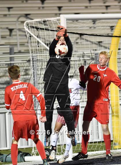 Thumbnail 3 in Lee [Robert E.] vs Memorial (Smithson Valley Tournament) photogallery.