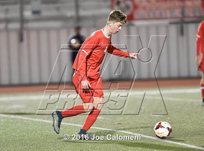 Thumbnail 1 in Lee [Robert E.] vs Memorial (Smithson Valley Tournament) photogallery.