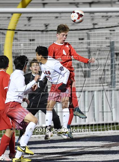 Thumbnail 3 in Lee [Robert E.] vs Memorial (Smithson Valley Tournament) photogallery.