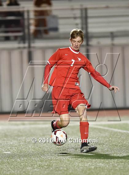 Thumbnail 2 in Lee [Robert E.] vs Memorial (Smithson Valley Tournament) photogallery.