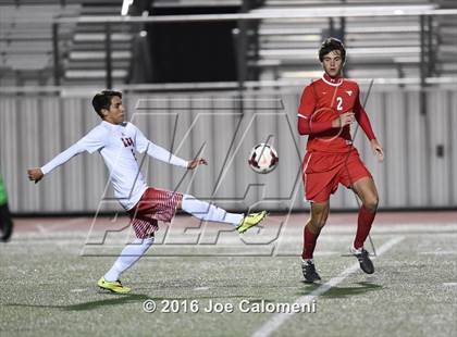 Thumbnail 1 in Lee [Robert E.] vs Memorial (Smithson Valley Tournament) photogallery.