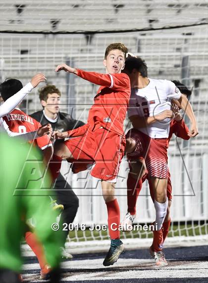 Thumbnail 2 in Lee [Robert E.] vs Memorial (Smithson Valley Tournament) photogallery.
