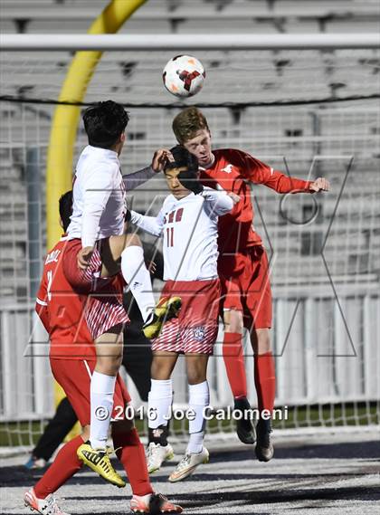 Thumbnail 1 in Lee [Robert E.] vs Memorial (Smithson Valley Tournament) photogallery.
