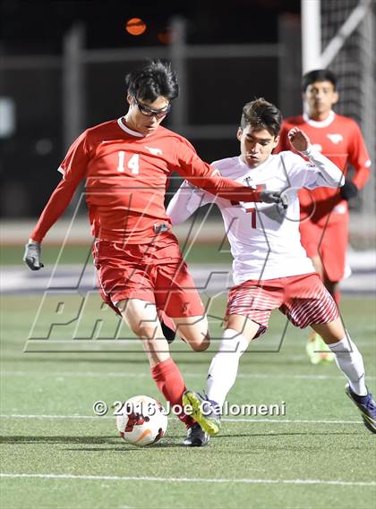 Thumbnail 2 in Lee [Robert E.] vs Memorial (Smithson Valley Tournament) photogallery.