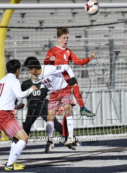 Thumbnail 1 in Lee [Robert E.] vs Memorial (Smithson Valley Tournament) photogallery.