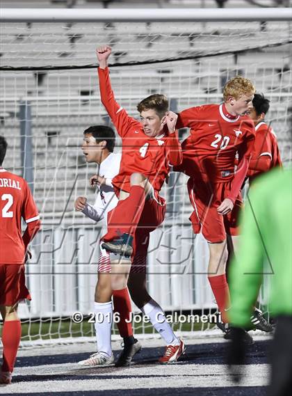 Thumbnail 3 in Lee [Robert E.] vs Memorial (Smithson Valley Tournament) photogallery.