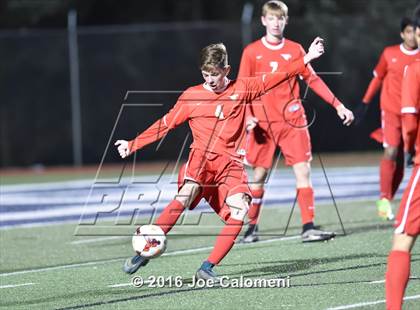 Thumbnail 2 in Lee [Robert E.] vs Memorial (Smithson Valley Tournament) photogallery.