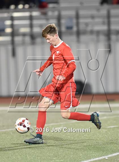 Thumbnail 1 in Lee [Robert E.] vs Memorial (Smithson Valley Tournament) photogallery.