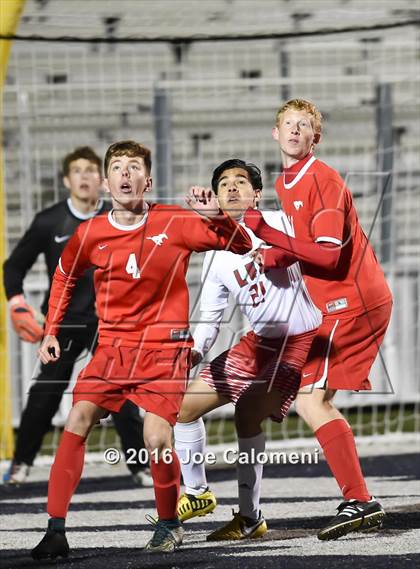Thumbnail 3 in Lee [Robert E.] vs Memorial (Smithson Valley Tournament) photogallery.