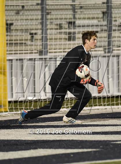 Thumbnail 1 in Lee [Robert E.] vs Memorial (Smithson Valley Tournament) photogallery.