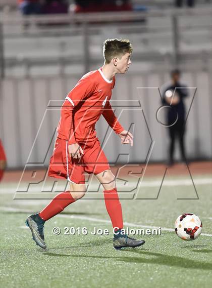 Thumbnail 2 in Lee [Robert E.] vs Memorial (Smithson Valley Tournament) photogallery.