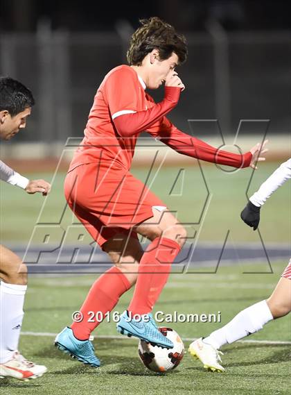 Thumbnail 3 in Lee [Robert E.] vs Memorial (Smithson Valley Tournament) photogallery.