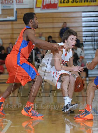Thumbnail 2 in Bishop Gorman vs. Beaverton (Les Schwab Invitational) photogallery.