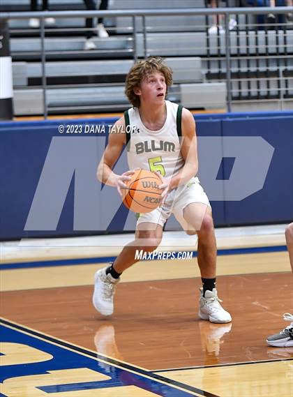 Thumbnail 2 in Blum vs. Gordon (UIL 1A Region III Bi-District) photogallery.