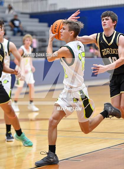 Thumbnail 1 in Blum vs. Gordon (UIL 1A Region III Bi-District) photogallery.