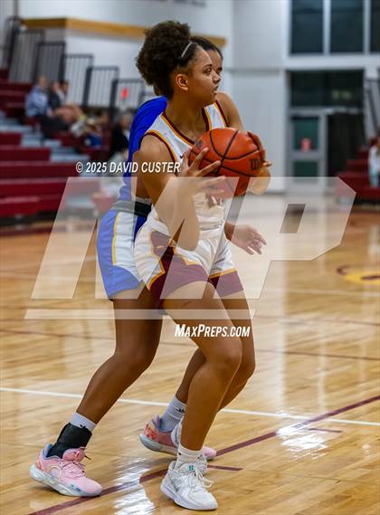 Thumbnail 2 in Connelly School of the Holy Child @ Oakton (Cassel's Holiday Classic) photogallery.