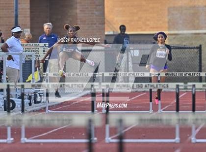 Thumbnail 1 in UIL Track & Field 6A Region 3 Regional Final Preliminaries (300 Meter Hurdles) photogallery.