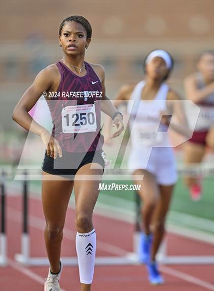 Thumbnail 2 in UIL Track & Field 6A Region 3 Regional Final Preliminaries (300 Meter Hurdles) photogallery.