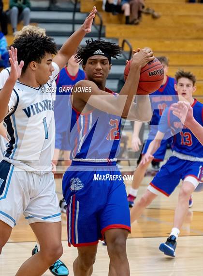 Thumbnail 3 in Folsom vs. Pleasant Valley (Whitney Winter Classic) photogallery.