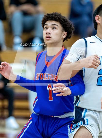 Thumbnail 3 in Folsom vs. Pleasant Valley (Whitney Winter Classic) photogallery.