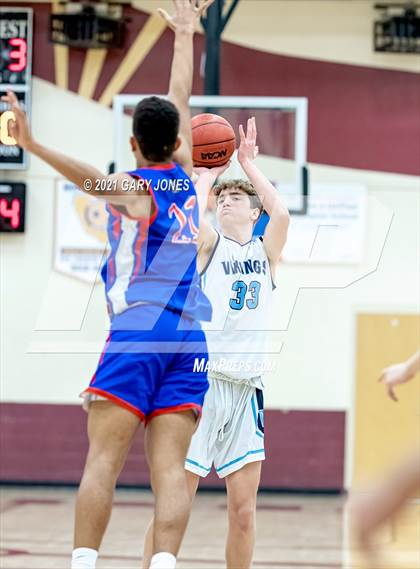 Thumbnail 3 in Folsom vs. Pleasant Valley (Whitney Winter Classic) photogallery.