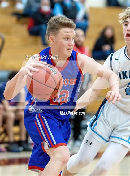 Thumbnail 3 in Folsom vs. Pleasant Valley (Whitney Winter Classic) photogallery.