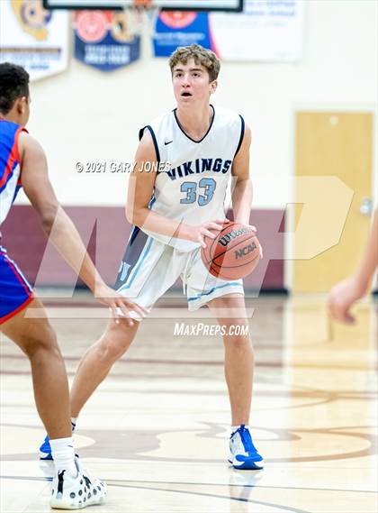 Thumbnail 3 in Folsom vs. Pleasant Valley (Whitney Winter Classic) photogallery.