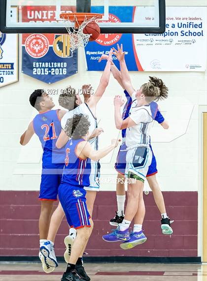 Thumbnail 2 in Folsom vs. Pleasant Valley (Whitney Winter Classic) photogallery.