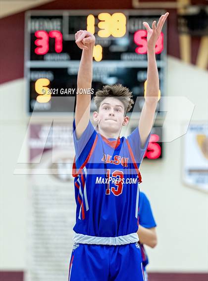 Thumbnail 2 in Folsom vs. Pleasant Valley (Whitney Winter Classic) photogallery.