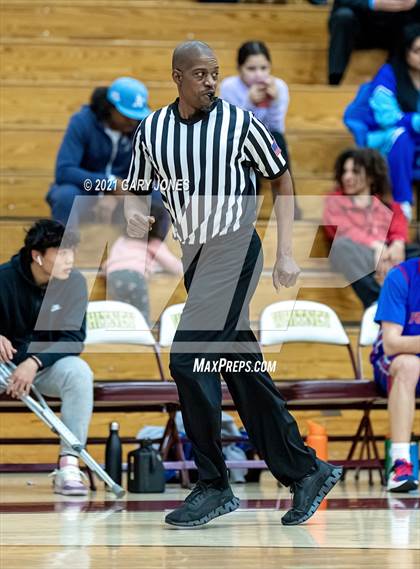 Thumbnail 3 in Folsom vs. Pleasant Valley (Whitney Winter Classic) photogallery.