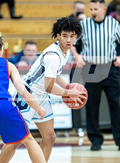 Thumbnail 3 in Folsom vs. Pleasant Valley (Whitney Winter Classic) photogallery.