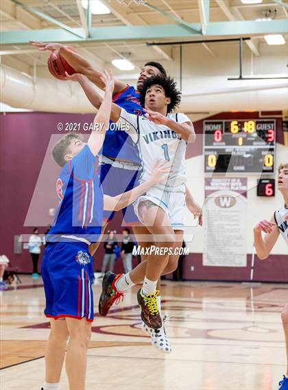 Thumbnail 2 in Folsom vs. Pleasant Valley (Whitney Winter Classic) photogallery.