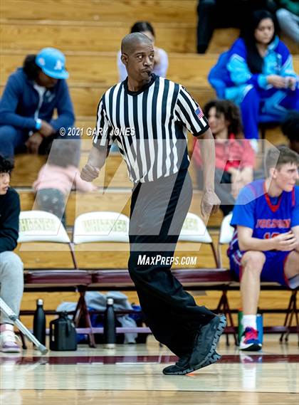 Thumbnail 2 in Folsom vs. Pleasant Valley (Whitney Winter Classic) photogallery.