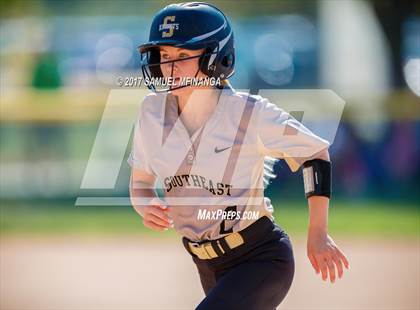 Thumbnail 3 in Skutt Catholic vs. Lincoln Southeast photogallery.