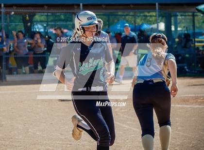 Thumbnail 3 in Skutt Catholic vs. Lincoln Southeast photogallery.
