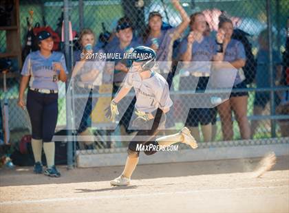 Thumbnail 3 in Skutt Catholic vs. Lincoln Southeast photogallery.