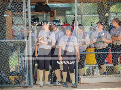 Thumbnail 3 in Skutt Catholic vs. Lincoln Southeast photogallery.