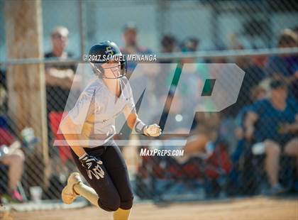 Thumbnail 3 in Skutt Catholic vs. Lincoln Southeast photogallery.