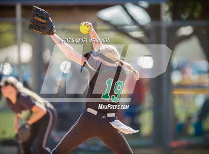 Thumbnail 3 in Skutt Catholic vs. Lincoln Southeast photogallery.