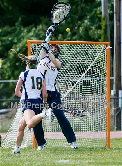 Thumbnail 1 in Barrington vs. North Kingstown (RIIL Division 1 Final) photogallery.