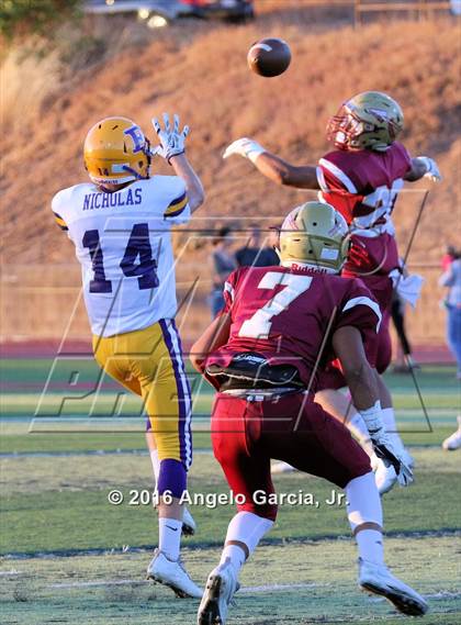 Thumbnail 2 in Escalon vs Calaveras photogallery.