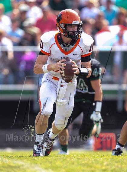 Thumbnail 2 in Wheaton-Warrenville South @ Glenbard West photogallery.
