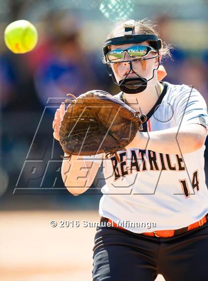 Thumbnail 3 in North Platte vs. Beatrice (Lincoln Public Schools Softball Classic) photogallery.