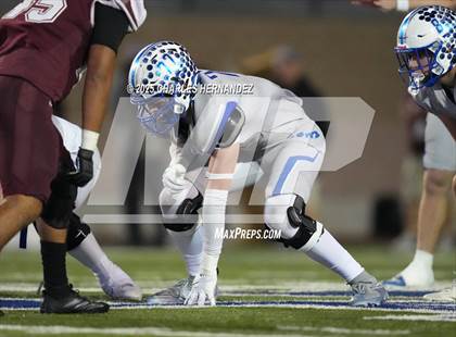 Thumbnail 1 in Calallen vs La Vernia (UIL 4A D1 Football Regional) photogallery.