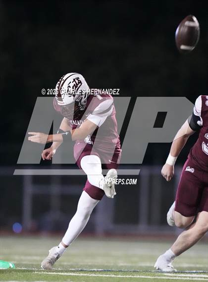 Thumbnail 3 in Calallen vs La Vernia (UIL 4A D1 Football Regional) photogallery.