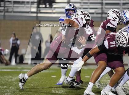 Thumbnail 1 in Calallen vs La Vernia (UIL 4A D1 Football Regional) photogallery.