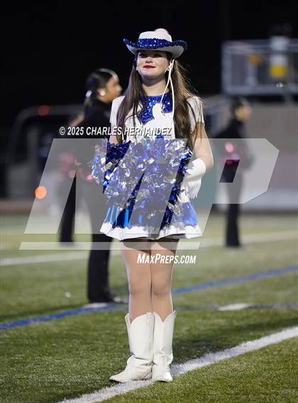 Thumbnail 3 in Calallen vs La Vernia (UIL 4A D1 Football Regional) photogallery.
